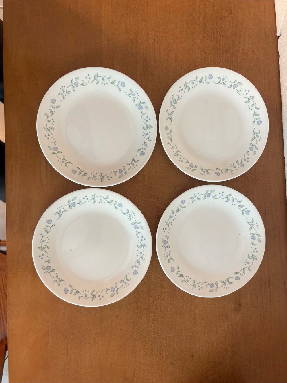 Set of 4 Vintage Corelle Country Cottage Dessert/Bread Plates EXCELLENT
